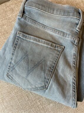 Mother the Tripper Ankle Fray Sz 25 Light Wash Denim